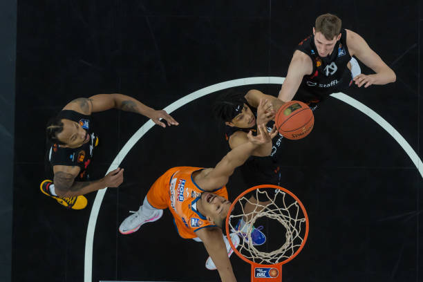 带队打入欧 带队打入欧