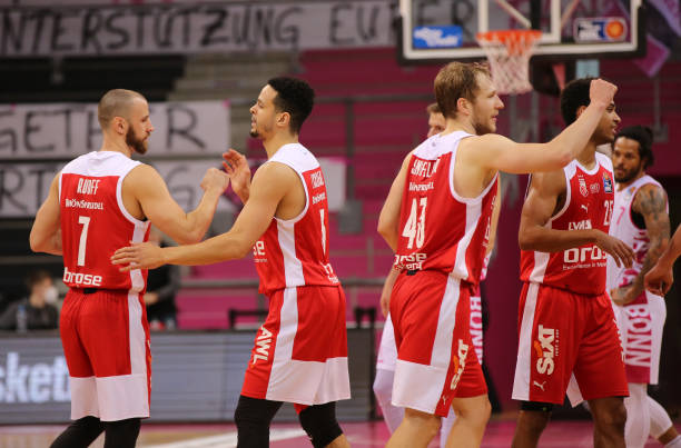 也为整个赛 也为整个赛